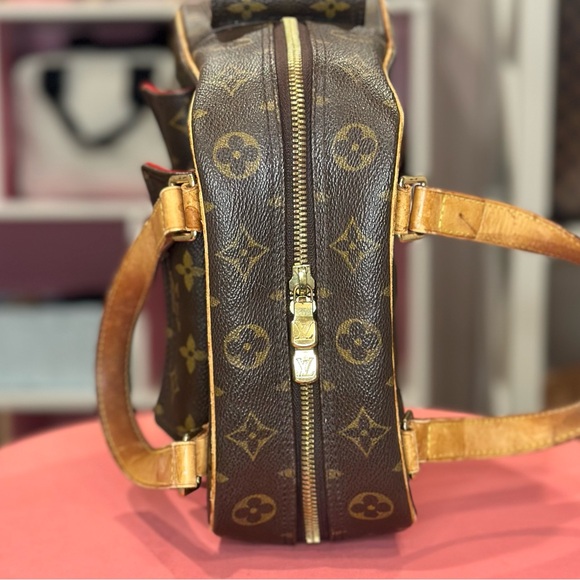 Louis Vuitton Monogram Excentri-Cite Handle Bag - Picture 11 of 16